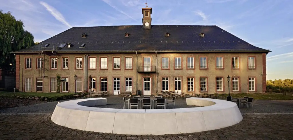 EBS Universität campus