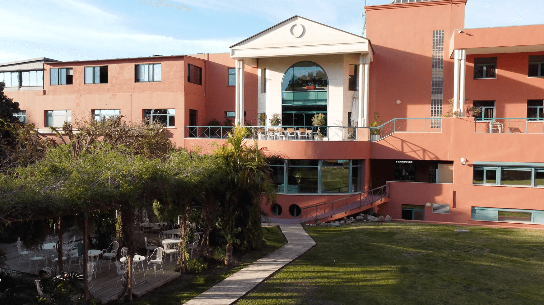 Les Roches campus