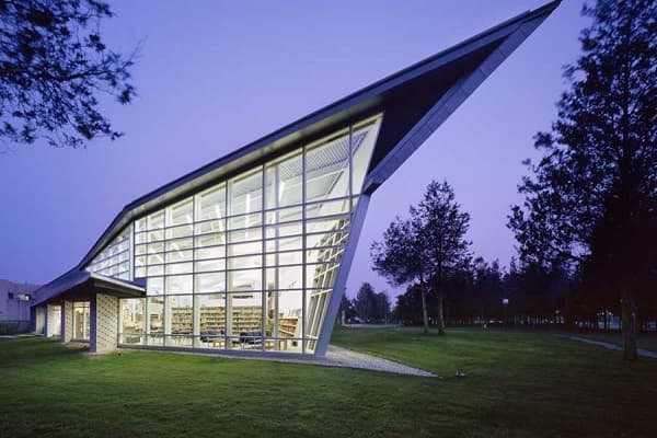 Loyalist College campus