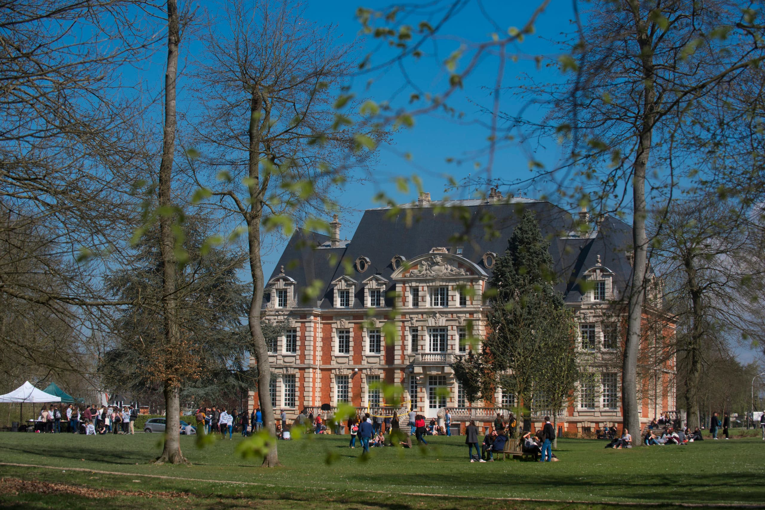 NEOMA Business School campus