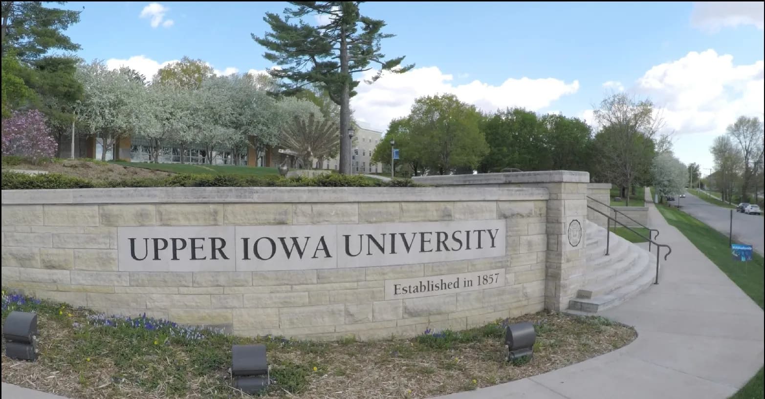 Upper Iowa University campus